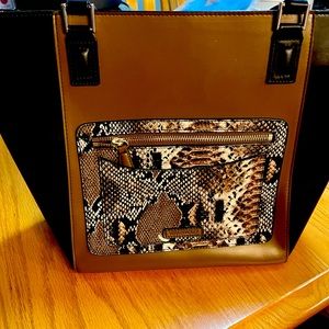 Vera Bradley tote bag style purse shoulder bag